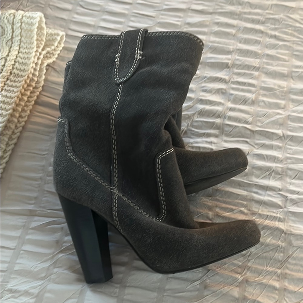Stylish Gray Women's Boots